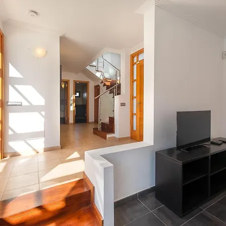 Ereza Villas Camelot *